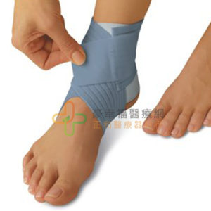 FUTURO 纖柔細緻剪裁 襪套纏繞型護踝 95347(2)